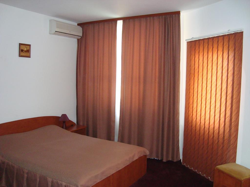 Hotel Lotus Arad Zewnętrze zdjęcie