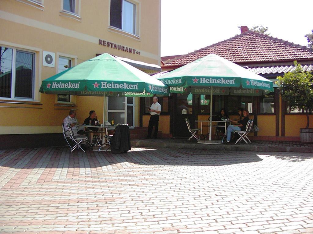 Hotel Lotus Arad Zewnętrze zdjęcie
