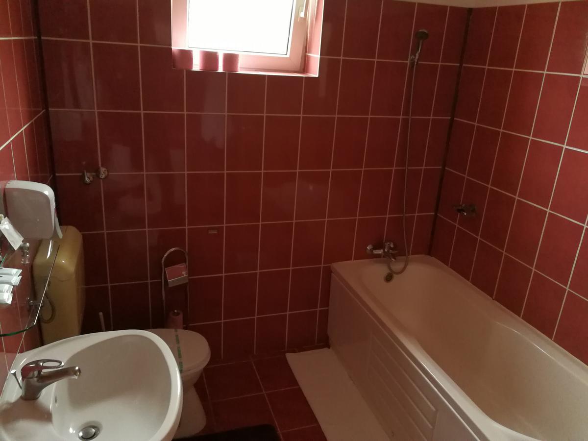 Hotel Lotus Arad Zewnętrze zdjęcie